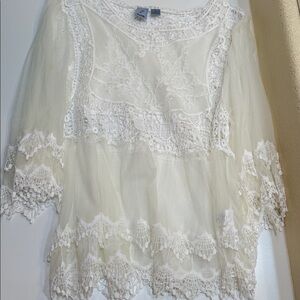 New Pink Melo Sheer Lace Floral Top. Size M.